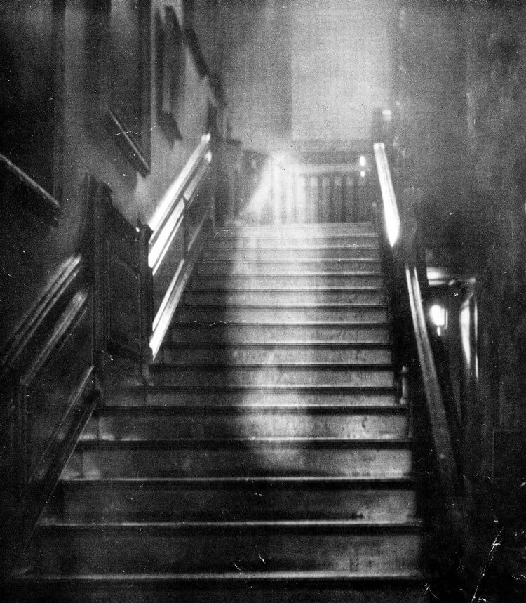 Famous 1936 photo of the Brown Lady of Raynham Hall